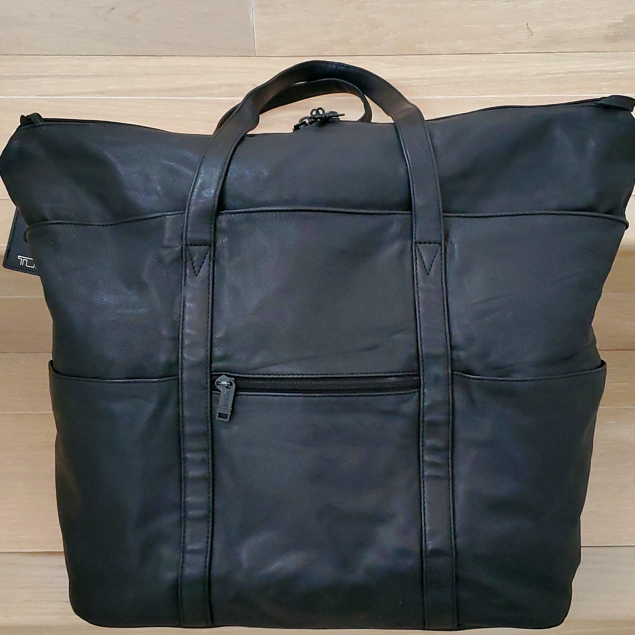 Extra Large Tumi Leather Tote Bag, 42l